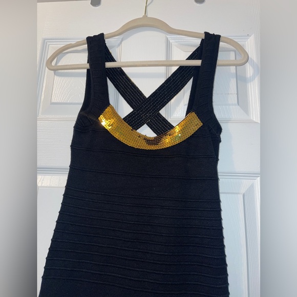 Dress - Picture 3 of 4